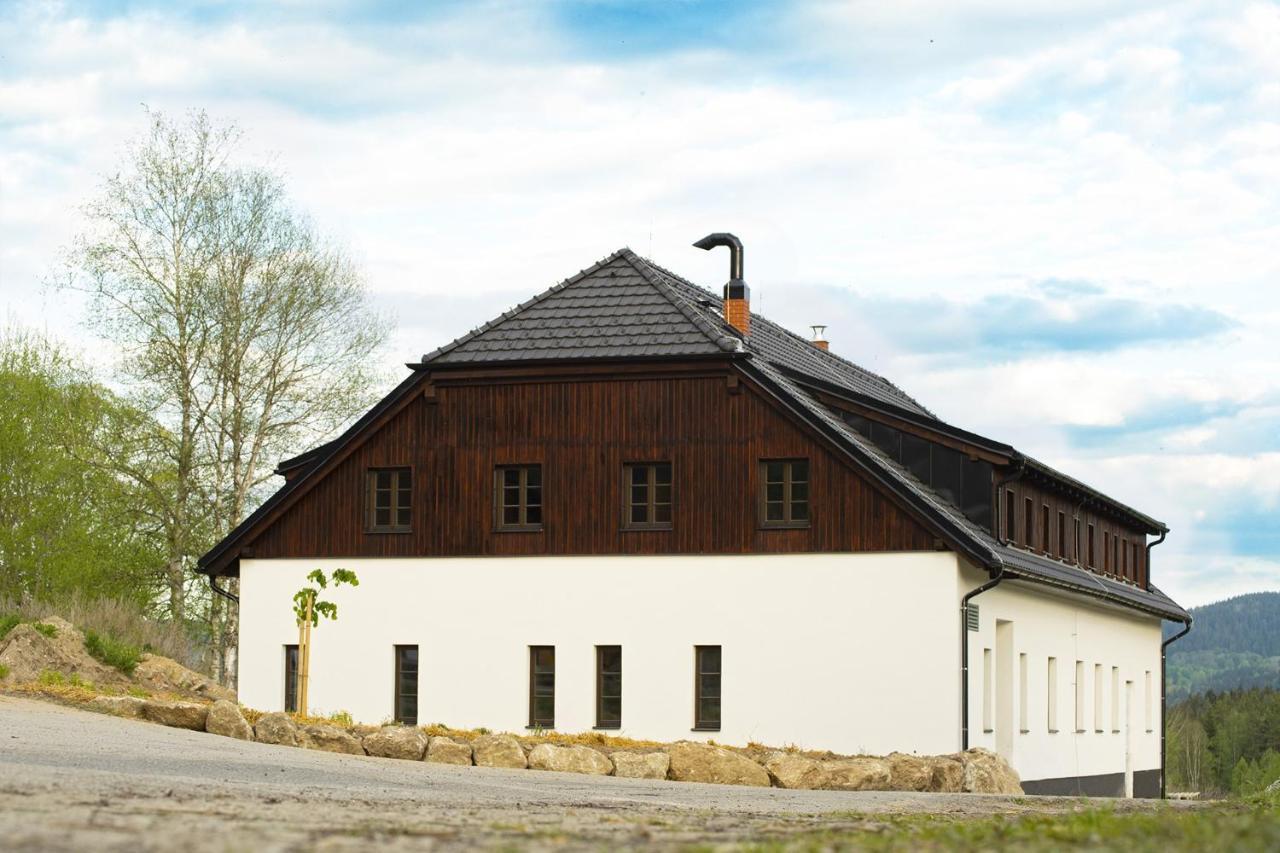 Отель Dvur Liskovy Vrch Стражны Экстерьер фото